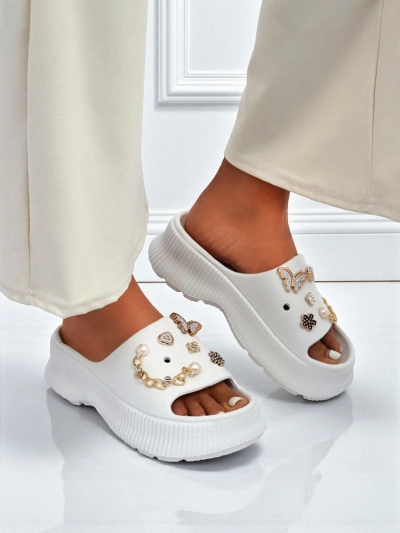 Royalfashion Női gumipapucs díszítéssel Slash Glam