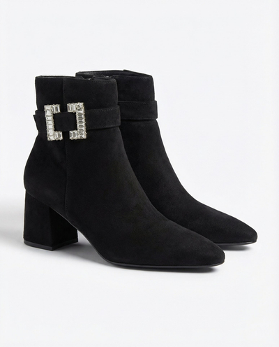 Royalfashion Fekete női alacsony tűsarkú csizma Masemart