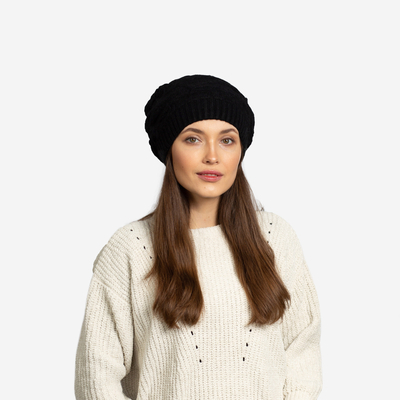 Női fekete meleg sapka pomponnal - Kiegészítők