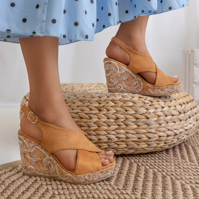 Világosbarna női ék szandál flitterekkel Terisa - Lábbeli