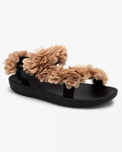 Royalfashion Bézs női szandál virágokkal Alferroy