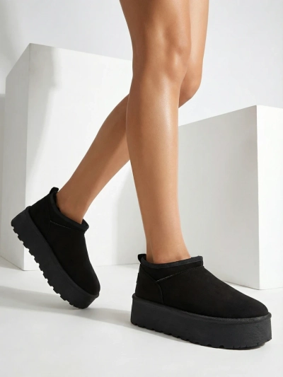 Royalfashion Női rövid csizma a'la hócsizma Ozozi