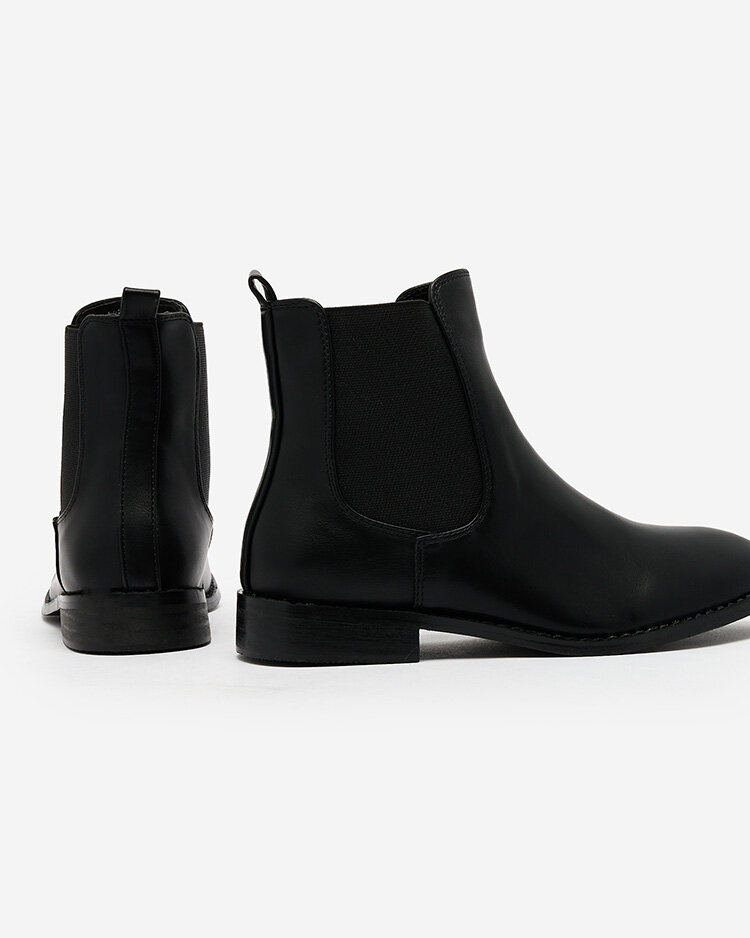 Royalfashion Fekete női csizma a'la sztyblety díszítéssel Ederte