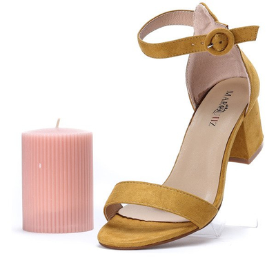 Żółte sandały na słupku Madeleine - Obuwie