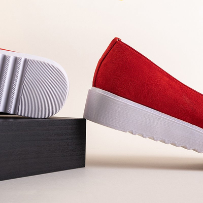 Piros női mokaszin rojtokkal és Laureana íjjal - cipő