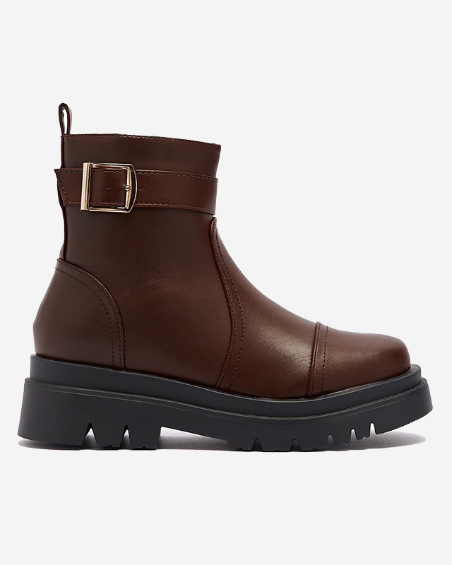 Sötétbarna női csizma csattal Utilas - Lábbeli