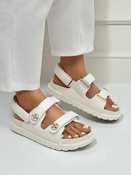 Royalfashion Női szandál vastagabb talppal Vivere