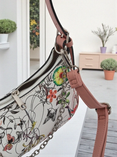 Royalfashion Kisméretű női kézitáska ökobőrből, virágmintával Lily Bloom