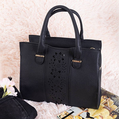 Női fekete táska virágos áttört díszítéssel - Kézitáskák