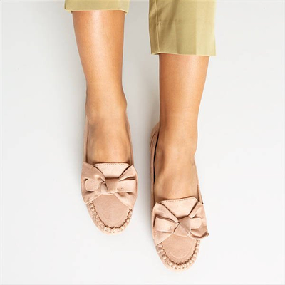 Bézs színű női mokaszin Sevilla íjjal - Cipő