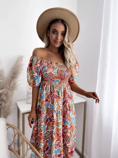 Narancssárga rövid női ruha nyitott vállakkal - Ruházat