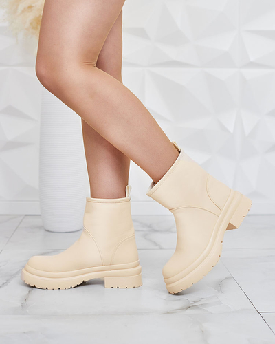 Royalfashion Bézs matt női csizma vastagabb talppal Holeopi