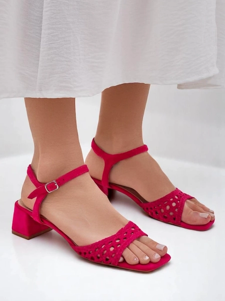 Royalfashion Női perforált szandálok Azopi