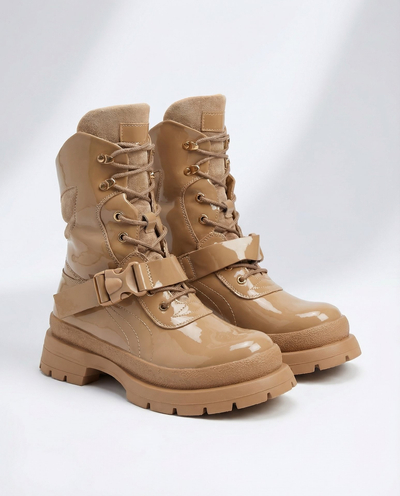 Royalfashion Női lakkcipő világosbarna színben Setogy