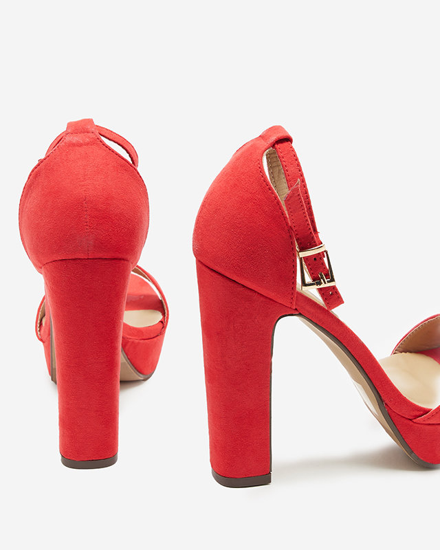 OUTLET Piros női szandál magasabb sarokkal Cerista - Lábbeli