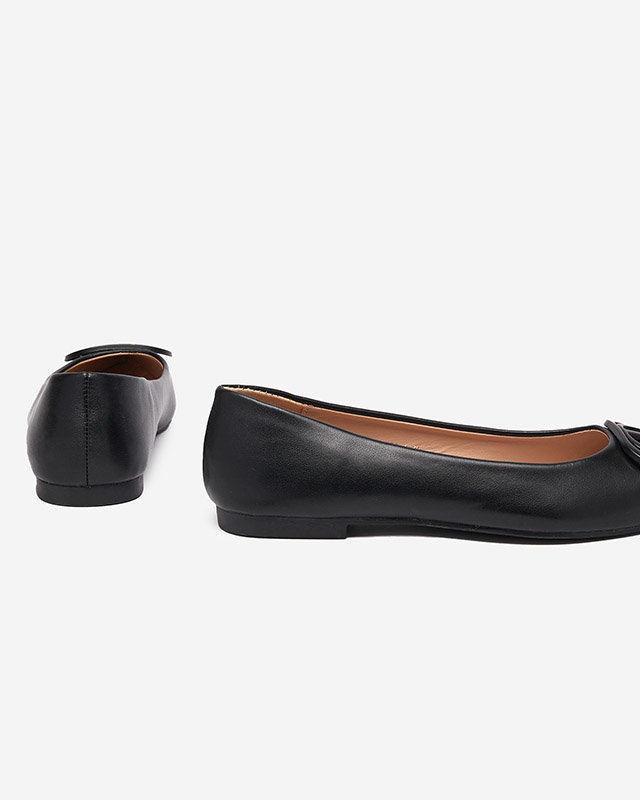 OUTLET Női fekete hegyes balerinák orr-dísszel Manico - Lábbeli