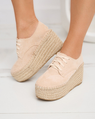 OUTLET Bézs ék alakú cipő Jakaia- Lábbeli