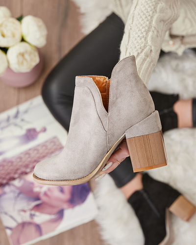 Royalfashion Szürke női Ricteas tűsarkú csizma