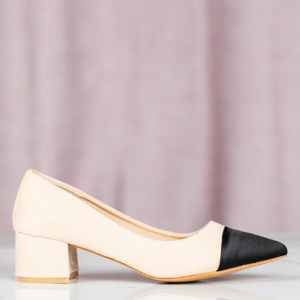 Bézs szivattyúk a Massikina alacsony oszlopon - lábbeli