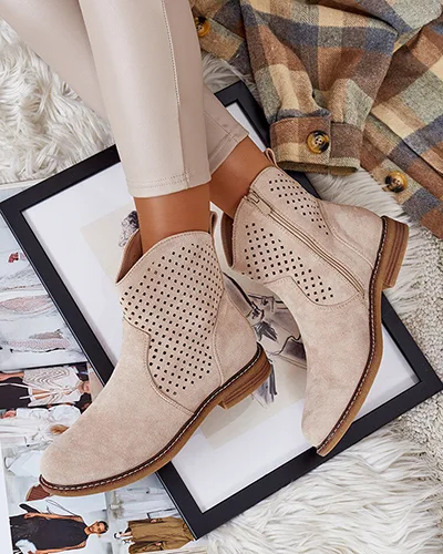 Royalfashion Női Toffas áttört csizma