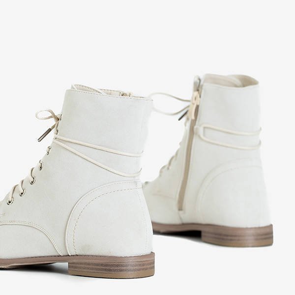 OUTLET Bézs női csizma díszítéssel Matildat - Lábbeli