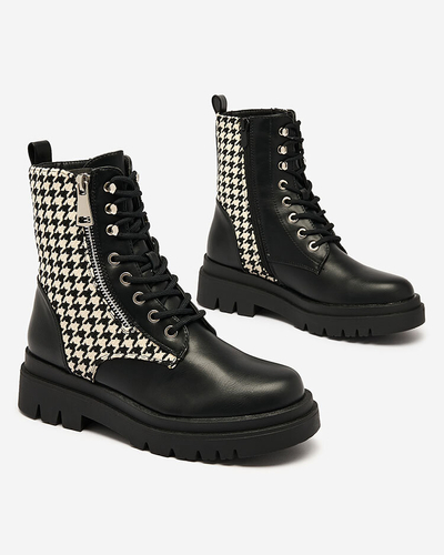 Royalfashion Fekete női csizma Zatafel pepite betéttel