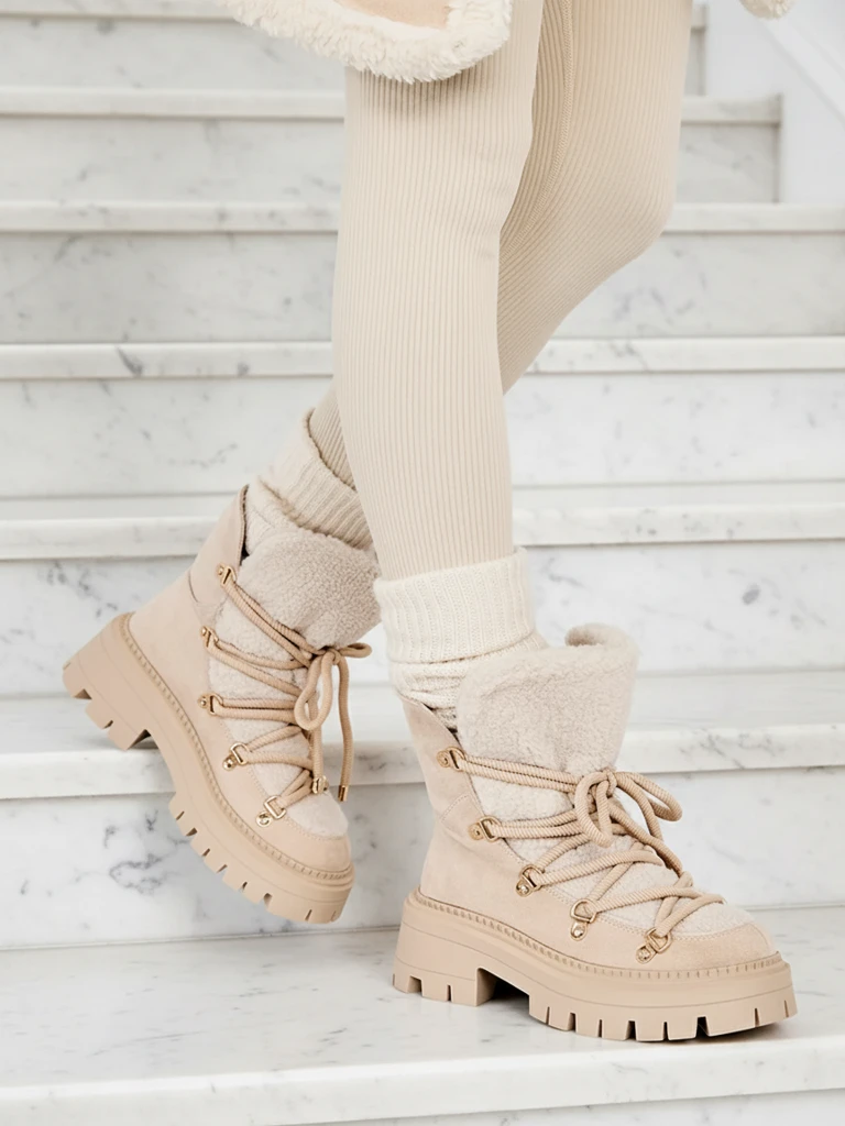 Royalfashion Lozin fűzős női hócsizma