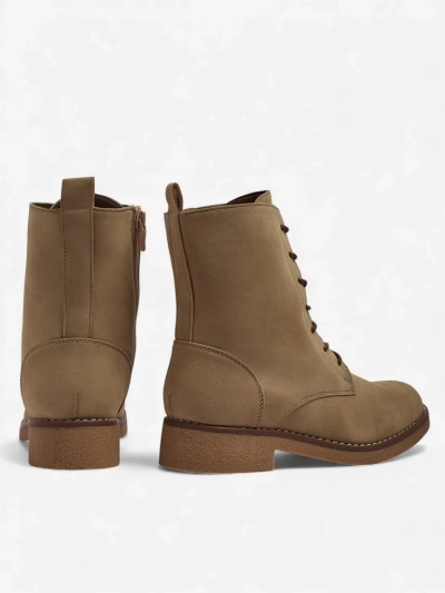 Eko bőr matt fűzős női Treviline bokacsizma