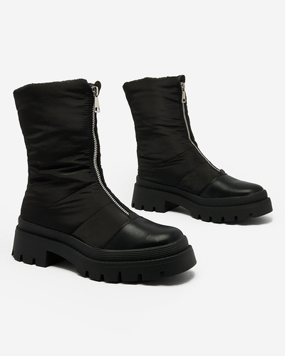 Royalfashion Női lapos sarkú csizma fekete színben Tainve