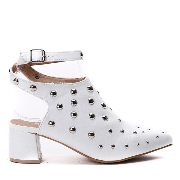 Białe botki z odkrytą piętą- Obuwie