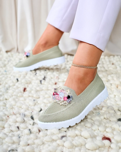 Royalfashion Sötétzöld női díszített slip on félcipő Enweta