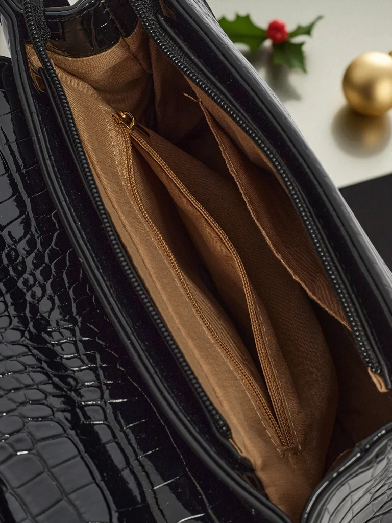 Lakkozott, kis méretű női műbőr Orlina táska