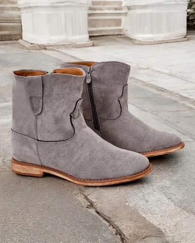 A Royalfashion cowboy-stílusú csizmák egy fedett cipősarkon Patorias