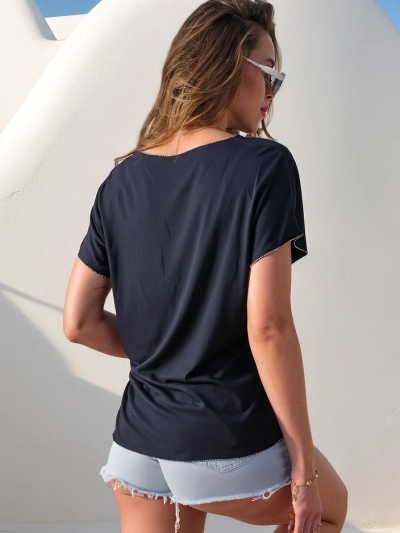 Royalfashion Viscose női blúz rövid ujjakkal és csillogó felülettel