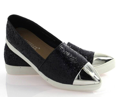 OUTLET Fekete csúszós cipők - Cipők
