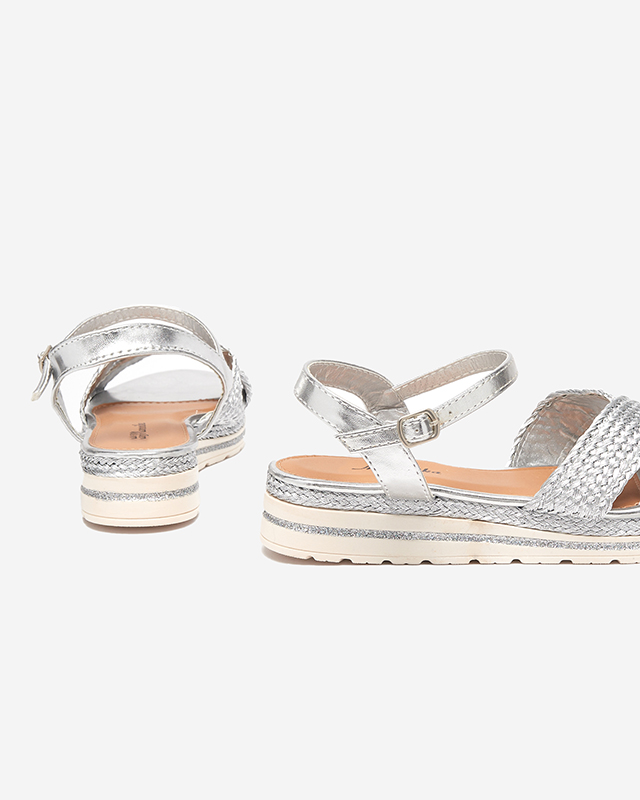 OUTLET Ezüst női szandál fonott és csillámos Metifa - Lábbeli