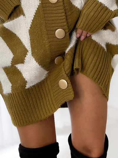 Royalfashion Koalt hosszú kockás gombos pulóver