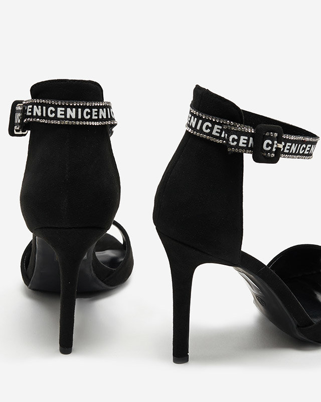 OUTLET Női magassarkú szandál fekete Opass-Shoes-ban