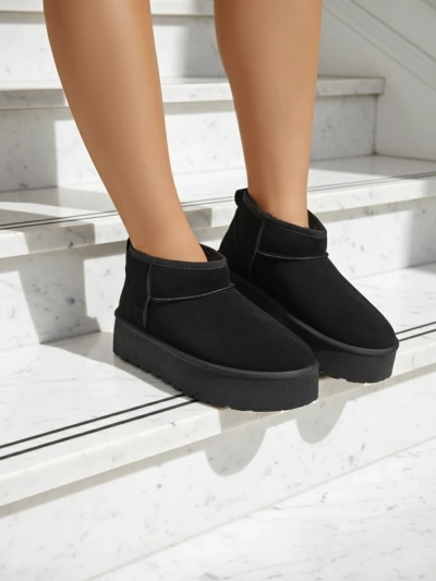 Royalfashion Női platform a'la hócsizma fekete színben Dagodo