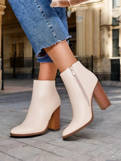 Royalfashion Női bokacsizma vékony tűsarkú Toemi