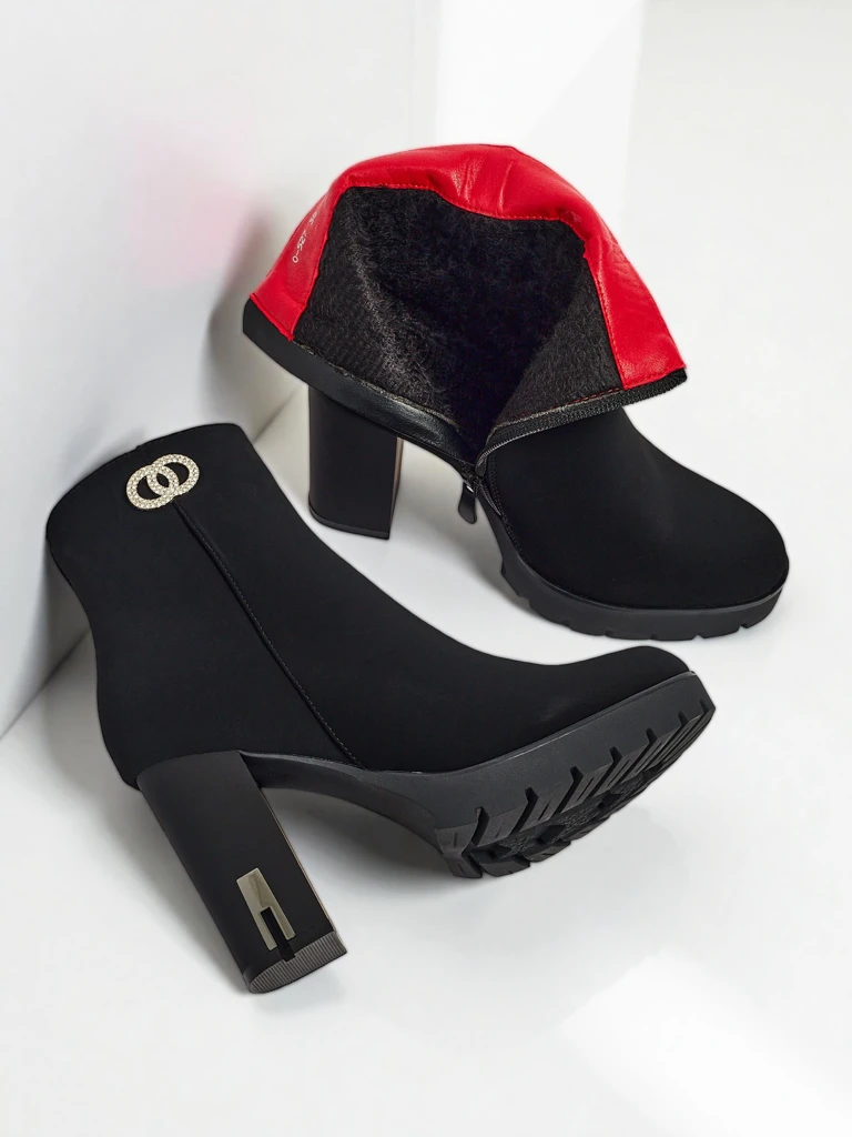 Olivane női bokacsizma matt eco bőrből, vastag sarokkal