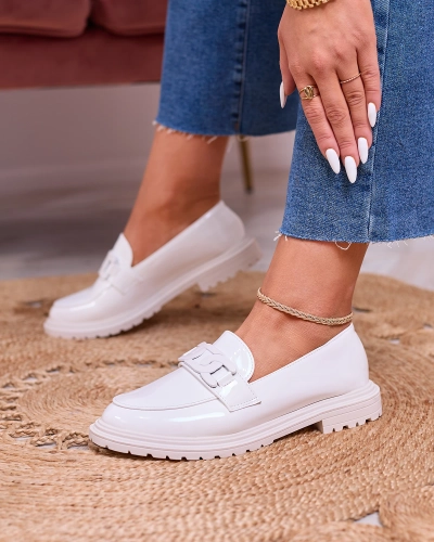 Royalfashion Fehér lakkozott női mokaszin Dafench