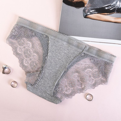 Szürke női bugyi csipkével - Fehérnemű
