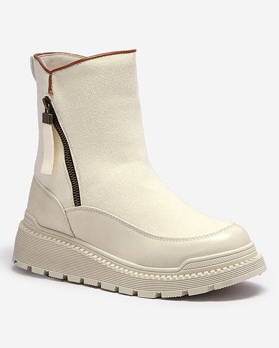 Krémszínű női lapos sarkú csizma Mefina- Footwear