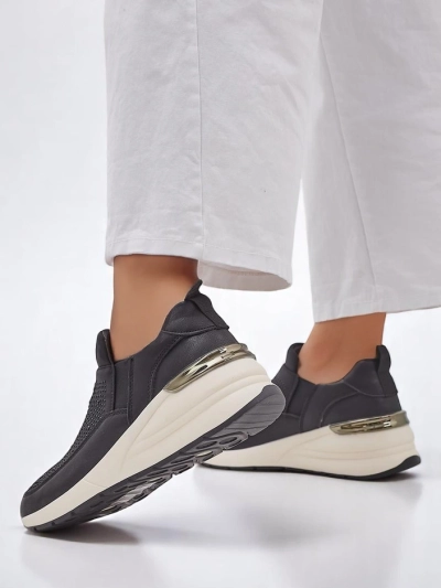Royalfashion Női sportcipők, slip-on dizájn, strasszokkal Elera