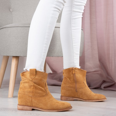 Camel színű cowboy csizma platformon Brunoki - Lábbeli