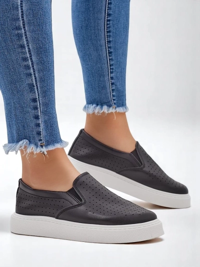 Royalfashion Női perforált slip-on cipő Emillia