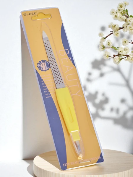 Lyukacsos körömreszelő recézettel