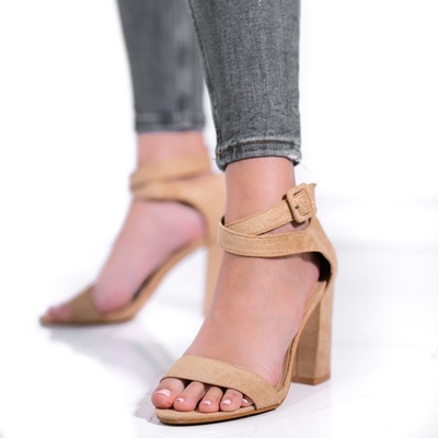 Brązowe sandały z paseczkami oplatającymi kostkę Laney - Obuwie