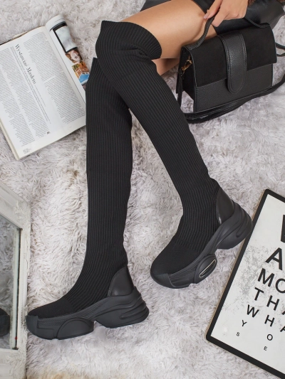 Hosszú női felbújós combcsizmák vastagabb talppal Ravmora